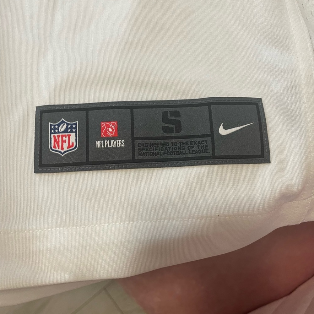 New England Patriots Men’s Mac Jones Jersey - Picture 9 of 11